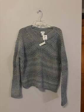 Club Monaco Italian Watercolor Yarn Chunky Knit V-Neck Sweater
